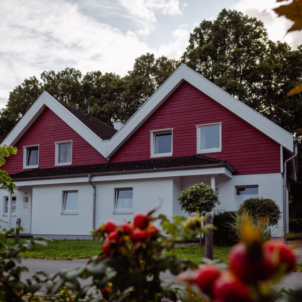 Vorderansicht Haus 3 Seeparadies und Haus 4 Auf Wolke 7